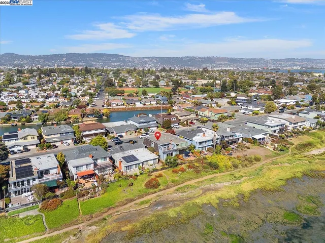 $995,000 | 2904 Bayview Drive, Alameda, CA 94501