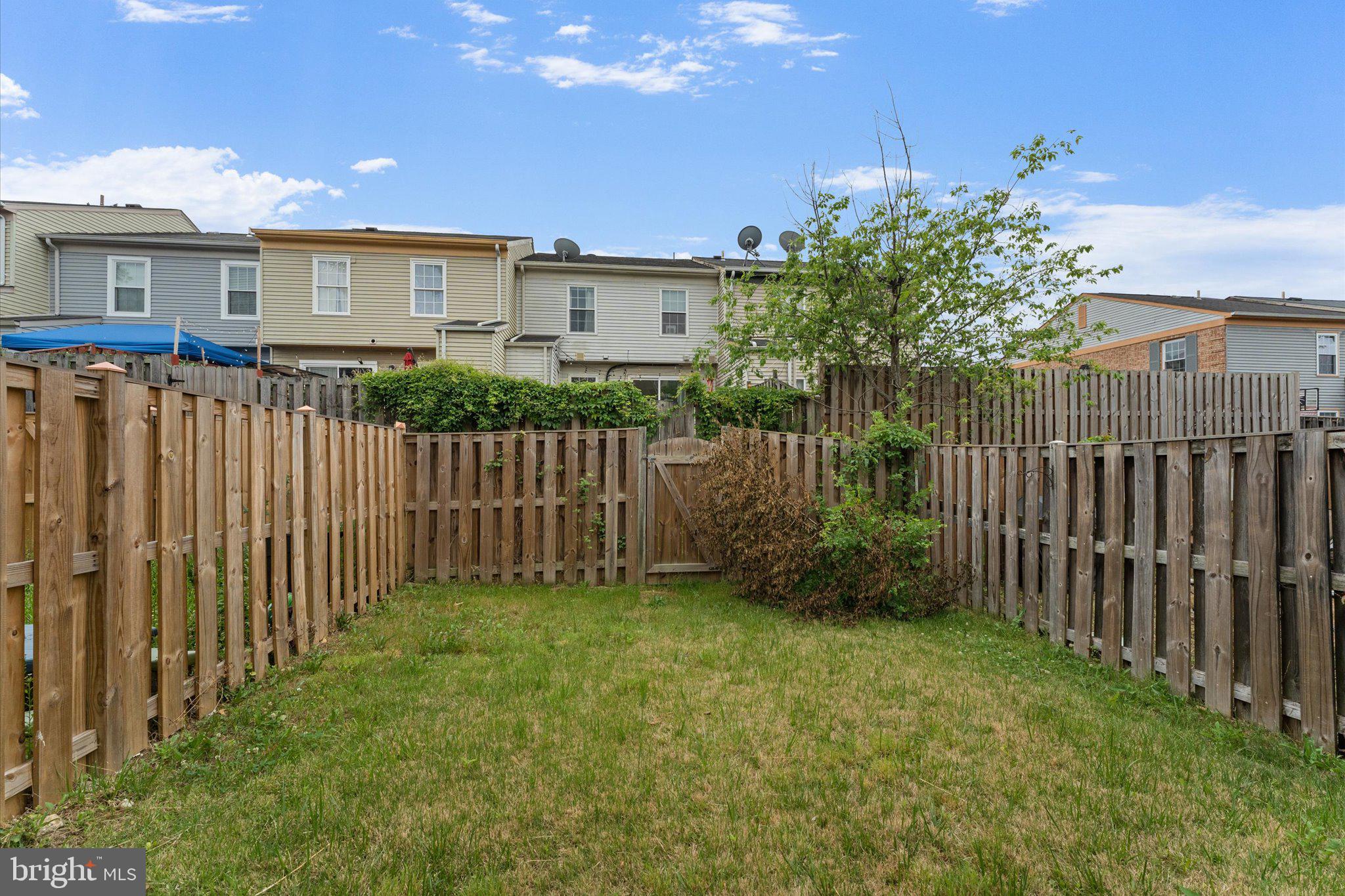 2753 Bixby Road Woodbridge, VA 22193 - Photo 19 of 22 a view of a house with wooden fence
