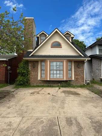 $220,000 | 935 Fairbanks Circle, Duncanville, TX 75137