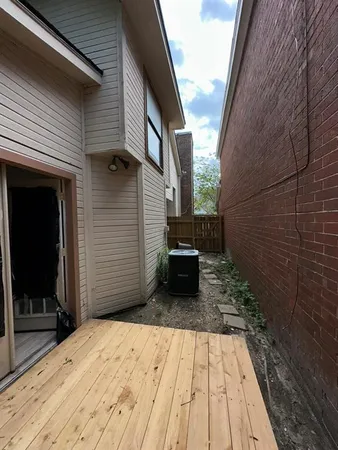 $220,000 | 935 Fairbanks Circle, Duncanville, TX 75137