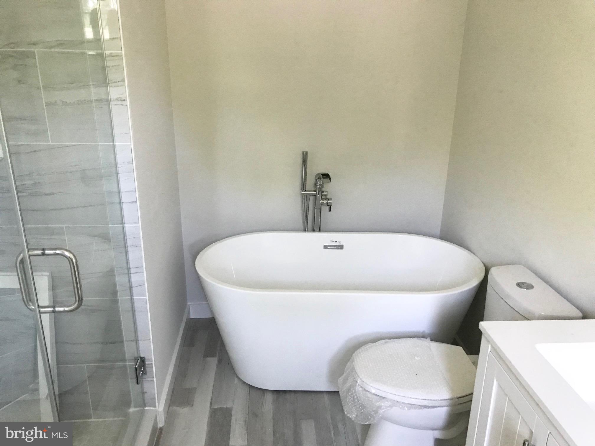 1110 Beach Road Essex, MD 21221 - Photo 7 of 18 Master Bath