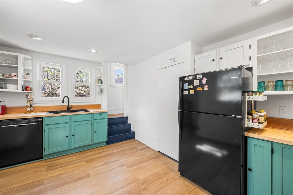 76 Paul Revere Road Arlington, MA 02476 - Photo 10 of 27 Gallery Image 10
