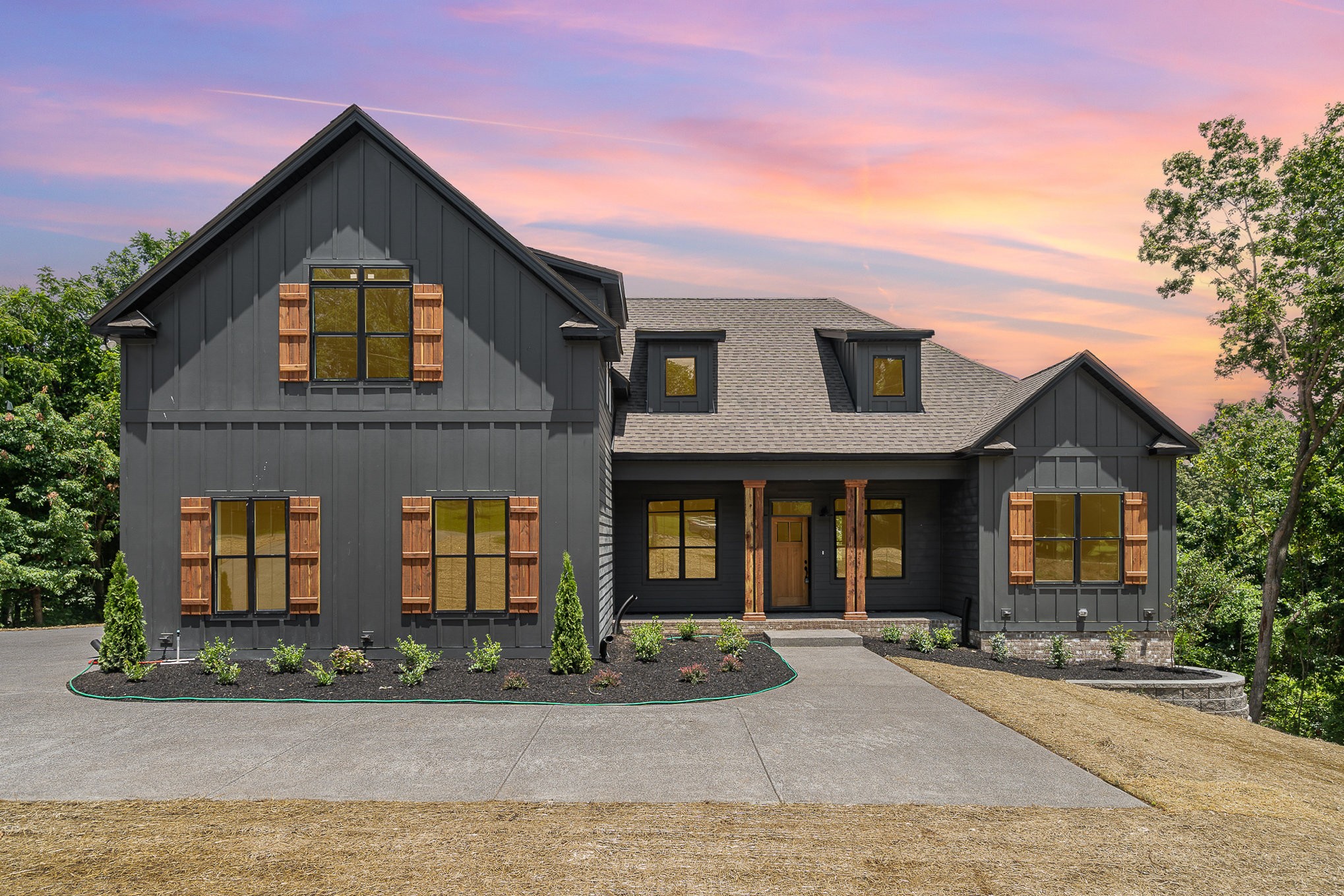 152 Falkner Ln  