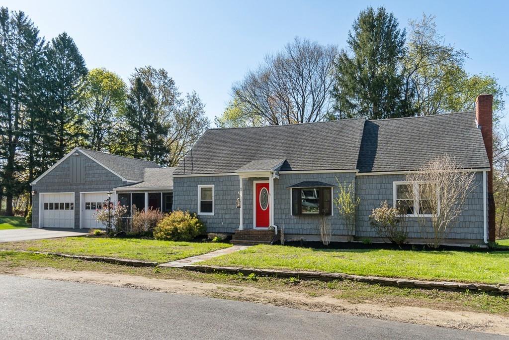 25 Rennie Street Lunenburg, MA 01462 - Photo 1 of 41 Gallery Image 1