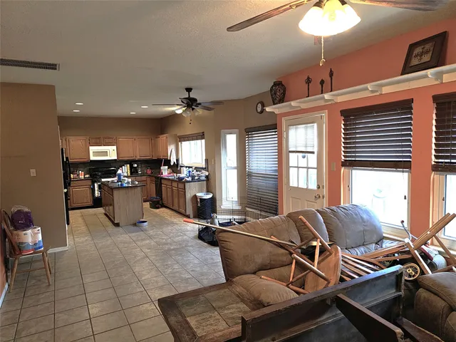 $299,000 | 1021 Glenview Drive, Pearland, TX 77581