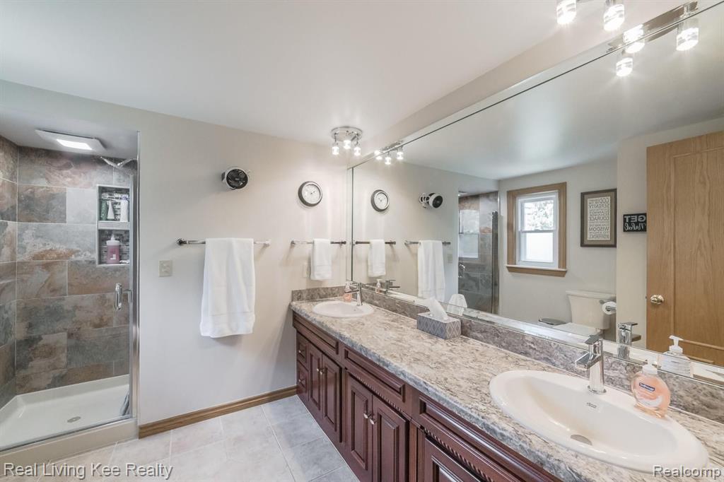 3875 Metamora Road Oxford, MI 48371 - Photo 16 of 36