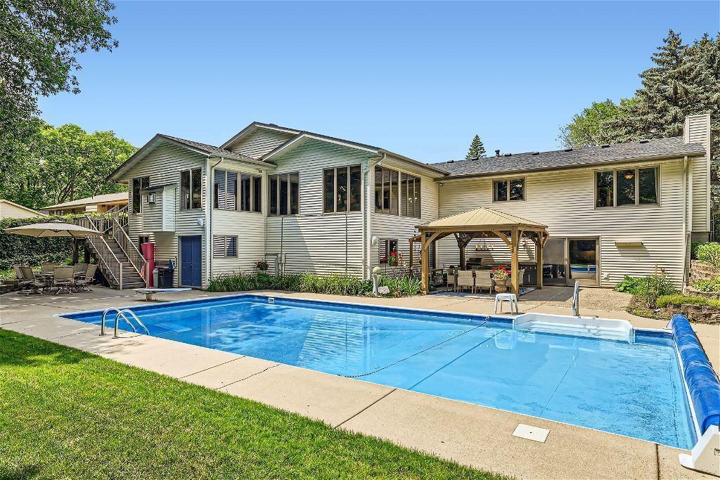 1423 Valleyview Road Chaska, MN 55318 - Photo 1 of 1 Gallery Image 1