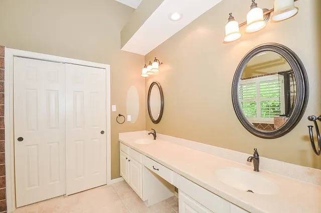 $2,700 | 46 Grants Lake Circle, Sugar Land, TX 77479