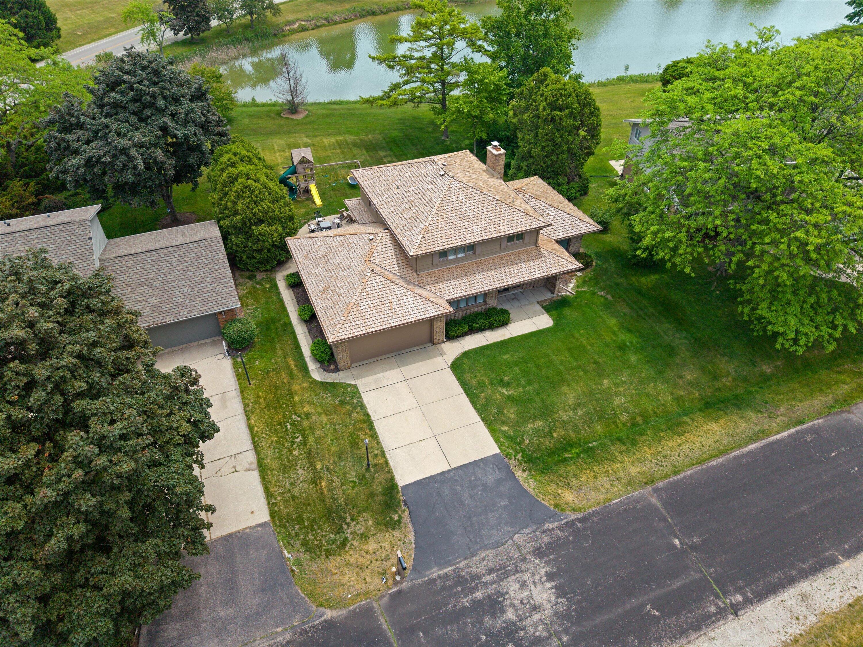 3 Shorewood Court Wind Point, WI 53402 - Photo 51 of 57 13-DJI_20260610122716_0157_D
