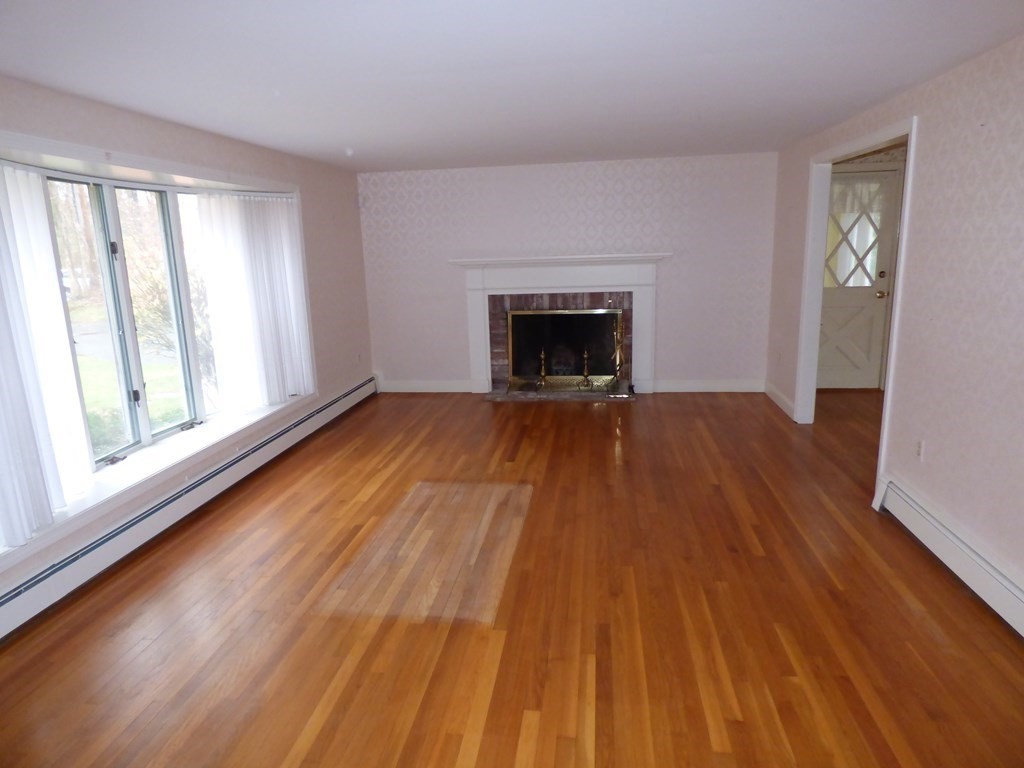 78 Two Ponds Road Falmouth, MA 02540 - Photo 4 of 20 Gallery Image 4
