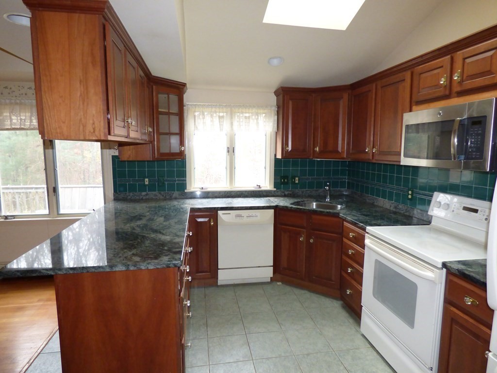 78 Two Ponds Road Falmouth, MA 02540 - Photo 7 of 20 Gallery Image 7