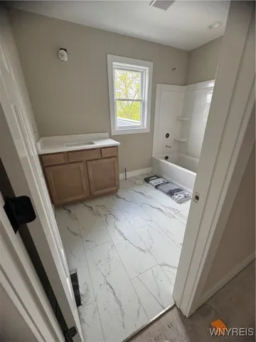 $499,900 | 1690 Center Road, West Seneca, NY 14224