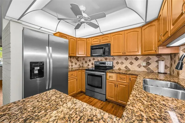 $3,300 | 11490 84th Avenue, Seminole, FL 33772