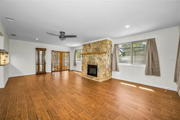 $3,300 | 11490 84th Avenue, Seminole, FL 33772