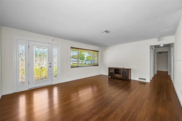 $3,300 | 11490 84th Avenue, Seminole, FL 33772