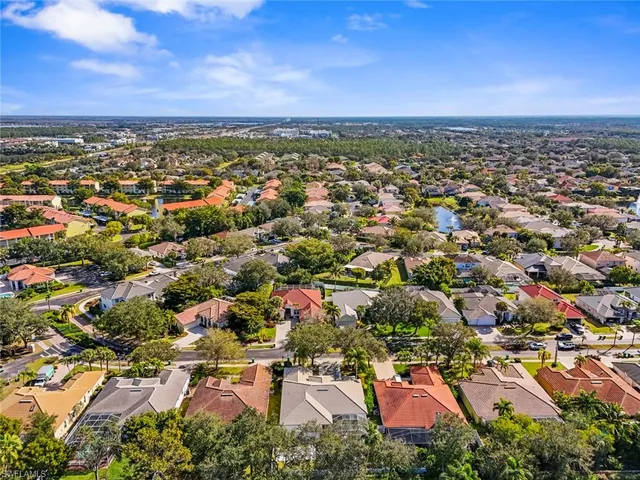 $815,000 | 8524 Laurel Lakes Boulevard, Naples, FL 34119