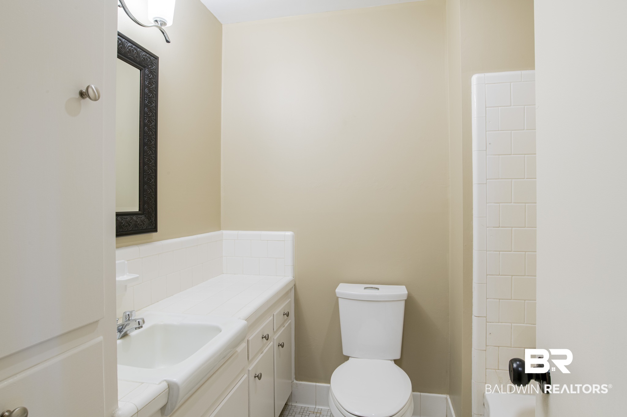 133 Pineridge Road Daphne, AL 36526 - Photo 31 of 31 Hall Bathroom 2nd floor