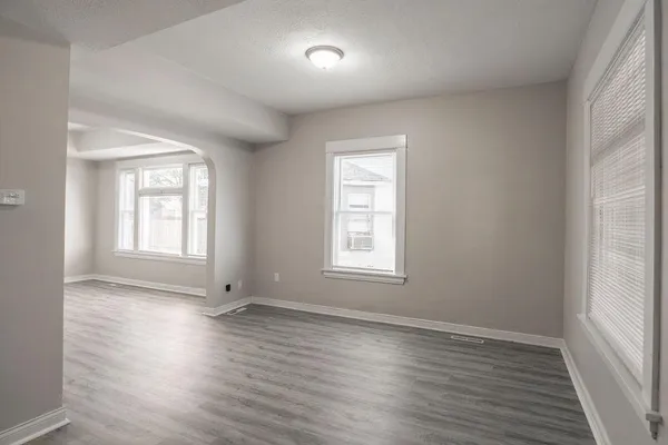 $2,999 | 1606 Concordia Avenue, St. Paul, MN 55104