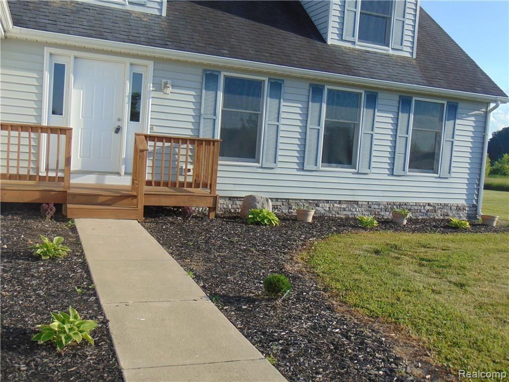 9333 Crofoot Road Fowlerville, MI 48836 - Photo 2 of 27 DSC01276.JPG