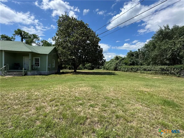 $95,000 | 400 Grimes Street, Cuero, TX 77954