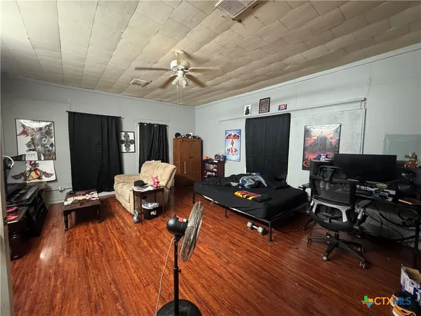 $95,000 | 400 Grimes Street, Cuero, TX 77954