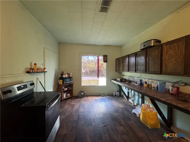 $110,000 | 400 Grimes Street, Cuero, TX 77954