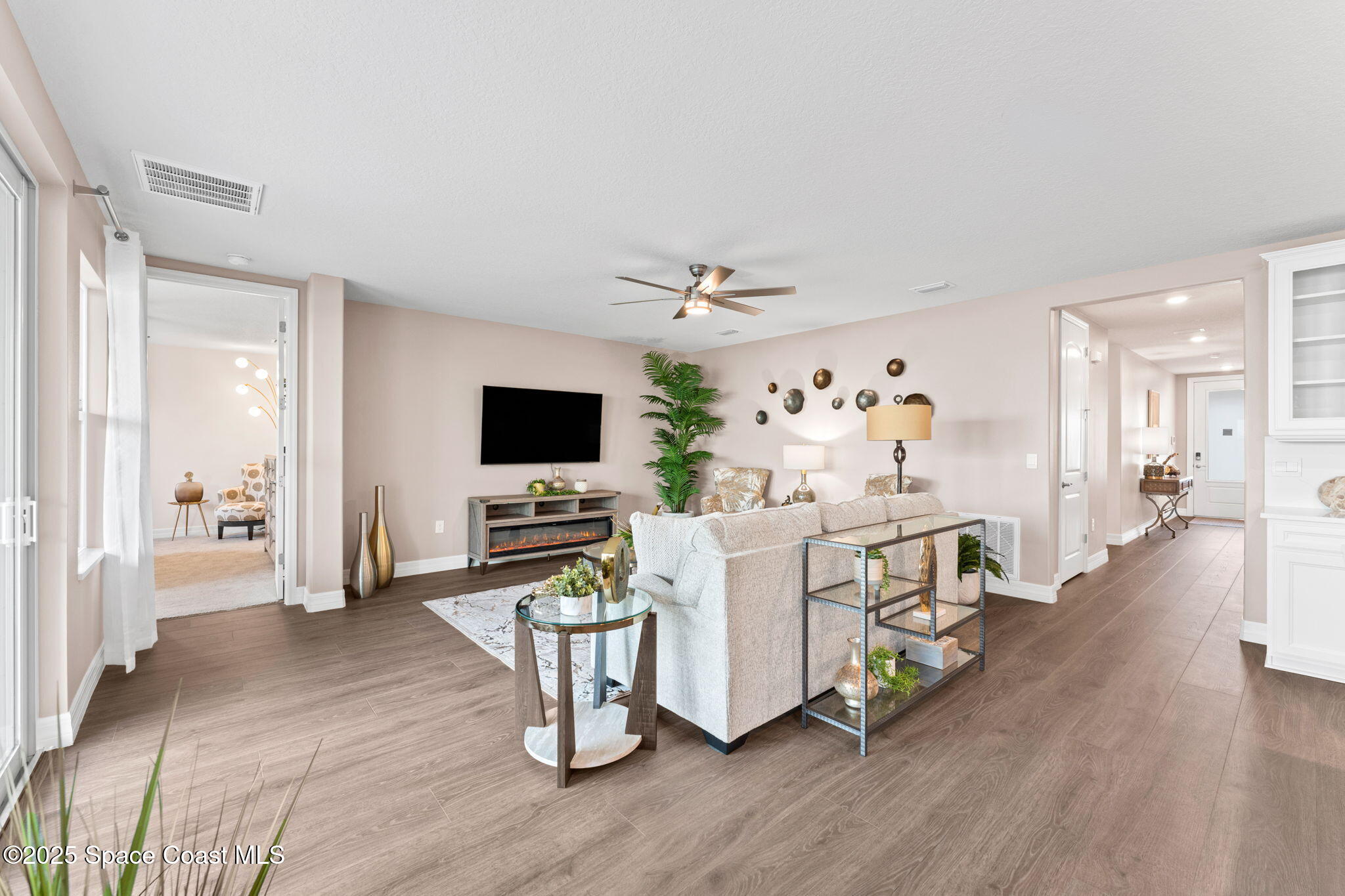 215 1st Street Cocoa, FL 32922 - Photo 15 of 52 Living Area