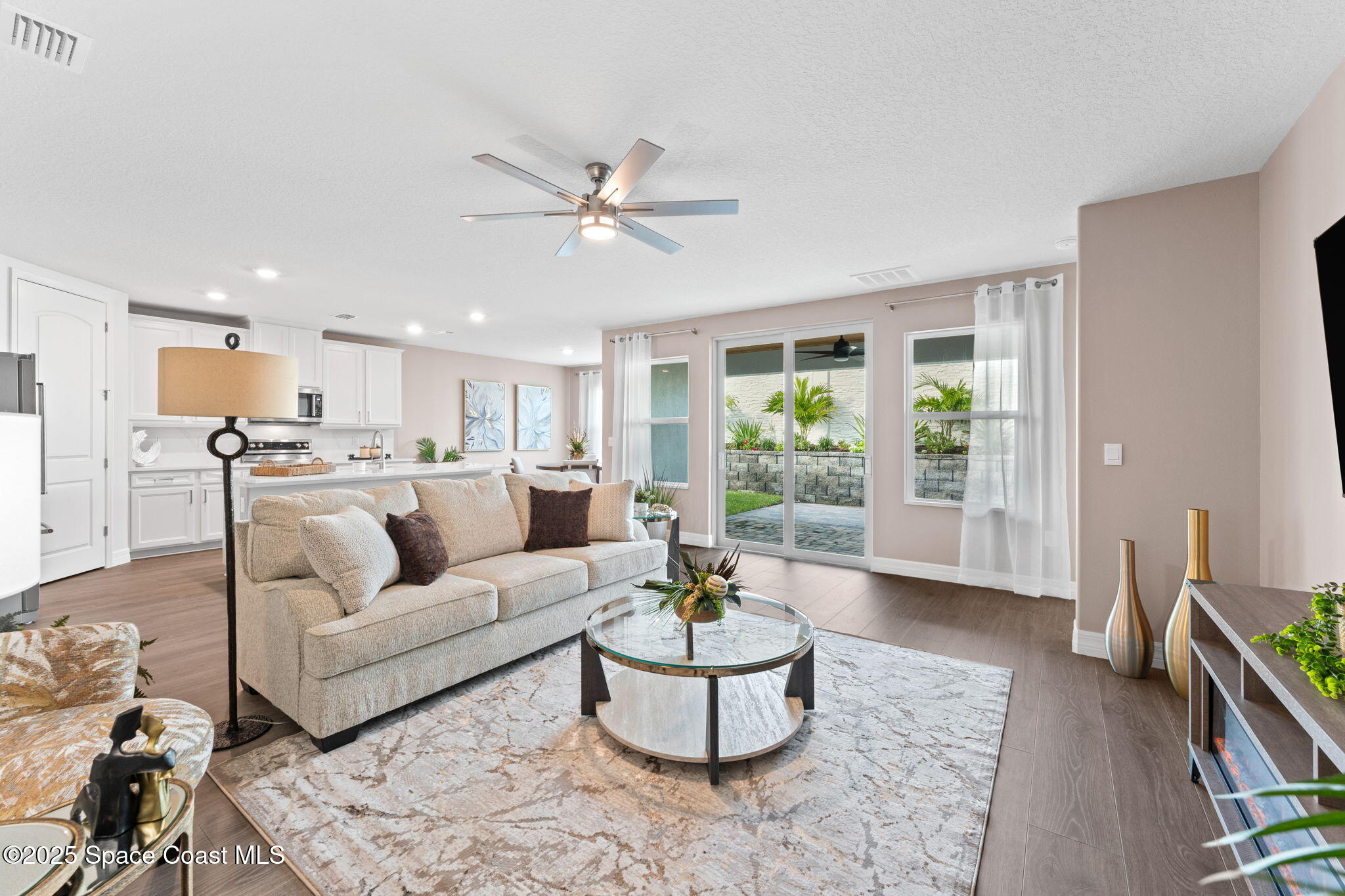 215 1st Street Cocoa, FL 32922 - Photo 20 of 52 Living Area