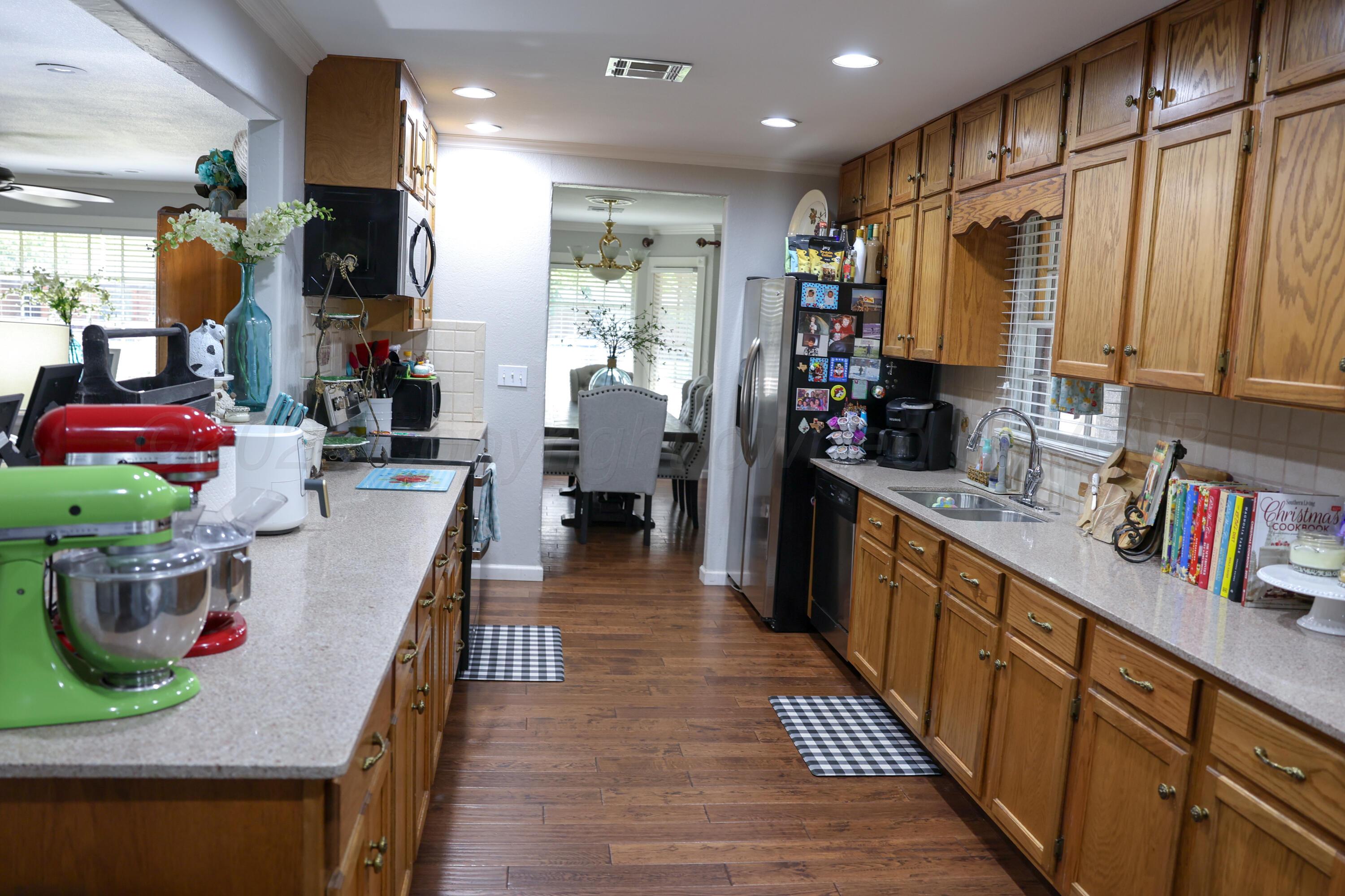 210 Ranger Street Hereford, TX 79045 - Photo 5 of 29 FW9A9147