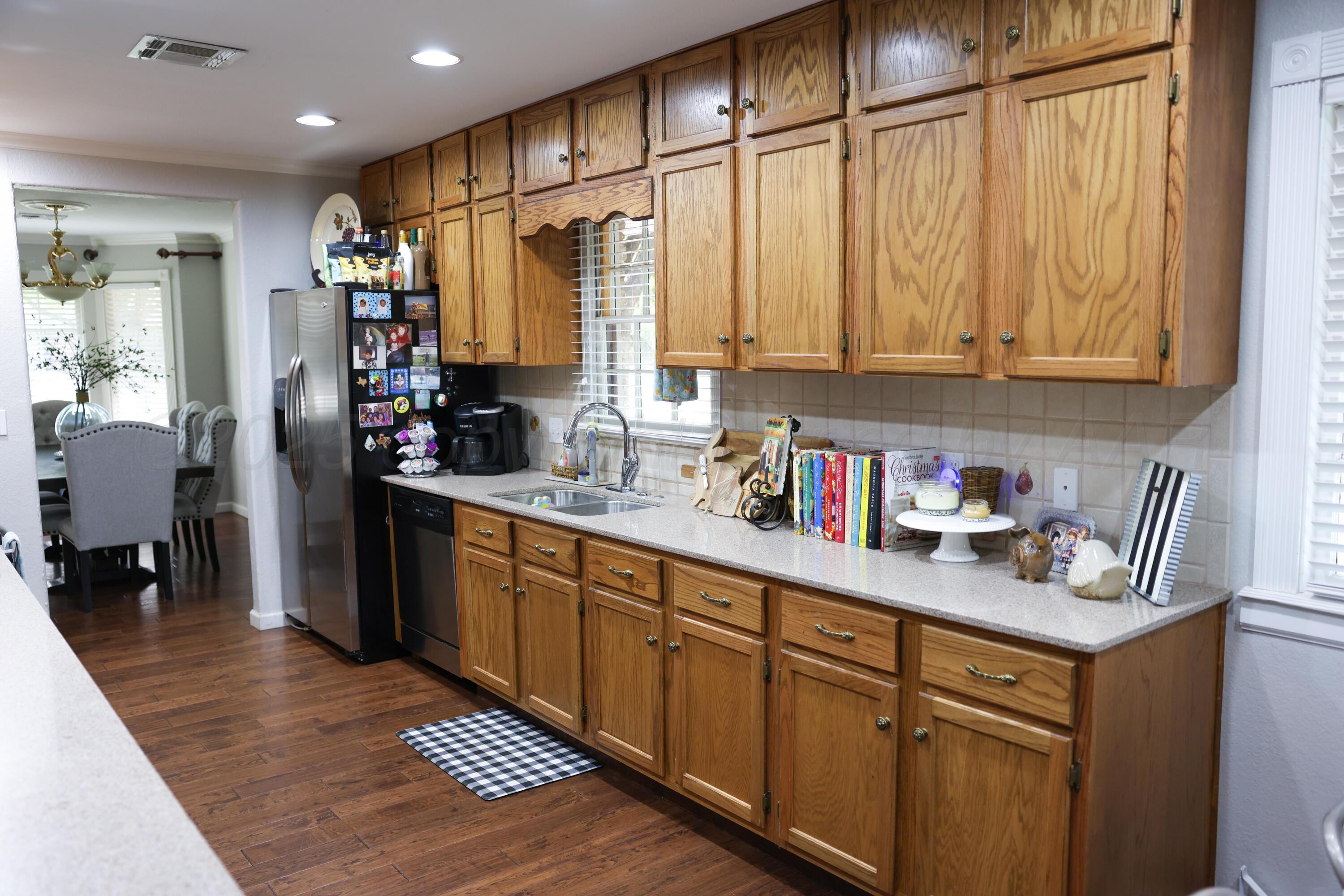 210 Ranger Street Hereford, TX 79045 - Photo 6 of 29 FW9A9148