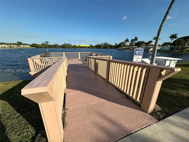 $2,400 | 2420 Park Lane, Unit 102, Hollywood, FL 33021