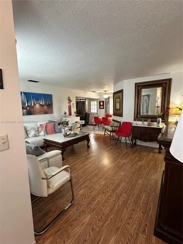 $2,400 | 2420 Park Lane, Unit 102, Hollywood, FL 33021