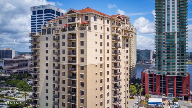 a swimming pool with view of building