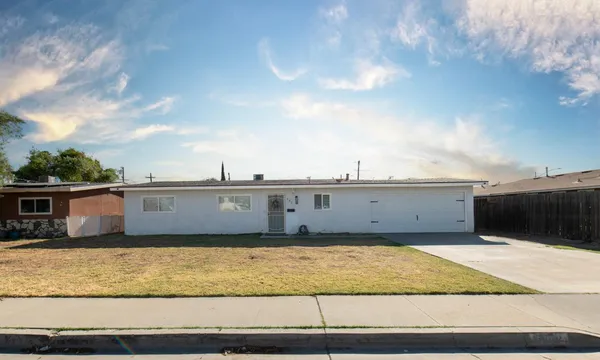 $315,000 | 332 West Spring Lane, Lemoore, CA 93245