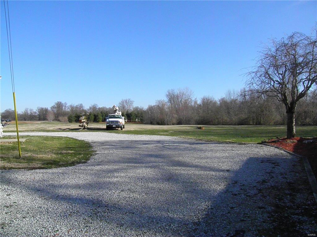 803 Ofallon Troy Road Lebanon, IL 62254 - Photo 40 of 48 Gallery Image 40