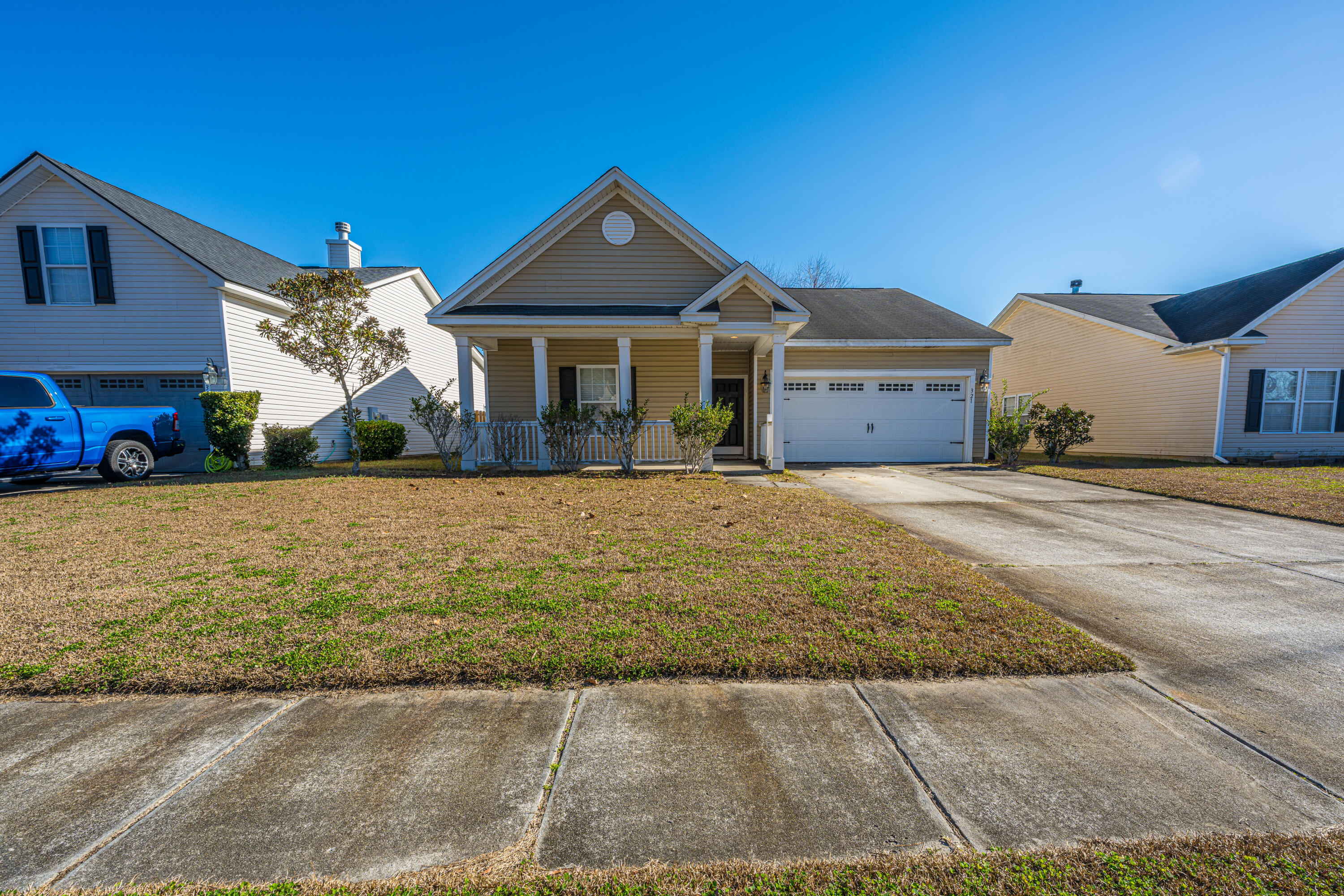 321 Killarney Trail Moncks Corner, SC 29461 - Photo 3 of 39 321KilarneyTrail004