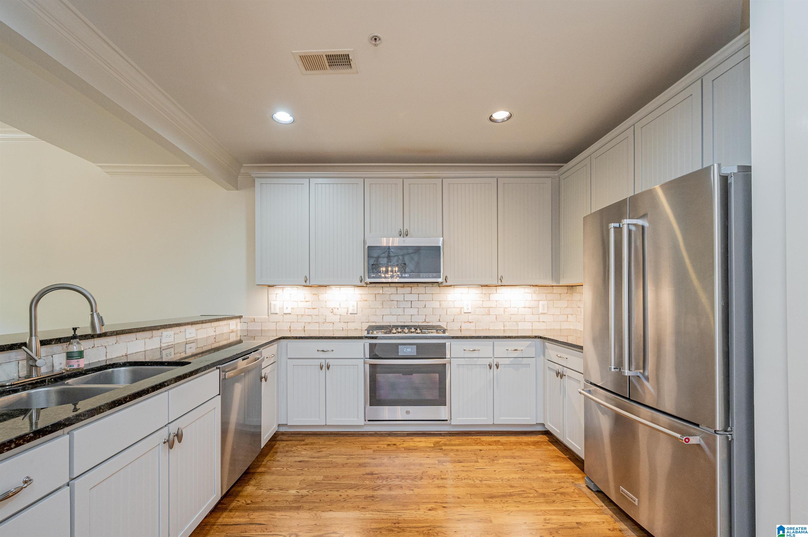 2073 Lancaster Road, Unit 2703 Birmingham, AL 35209 - Photo 14 of 45