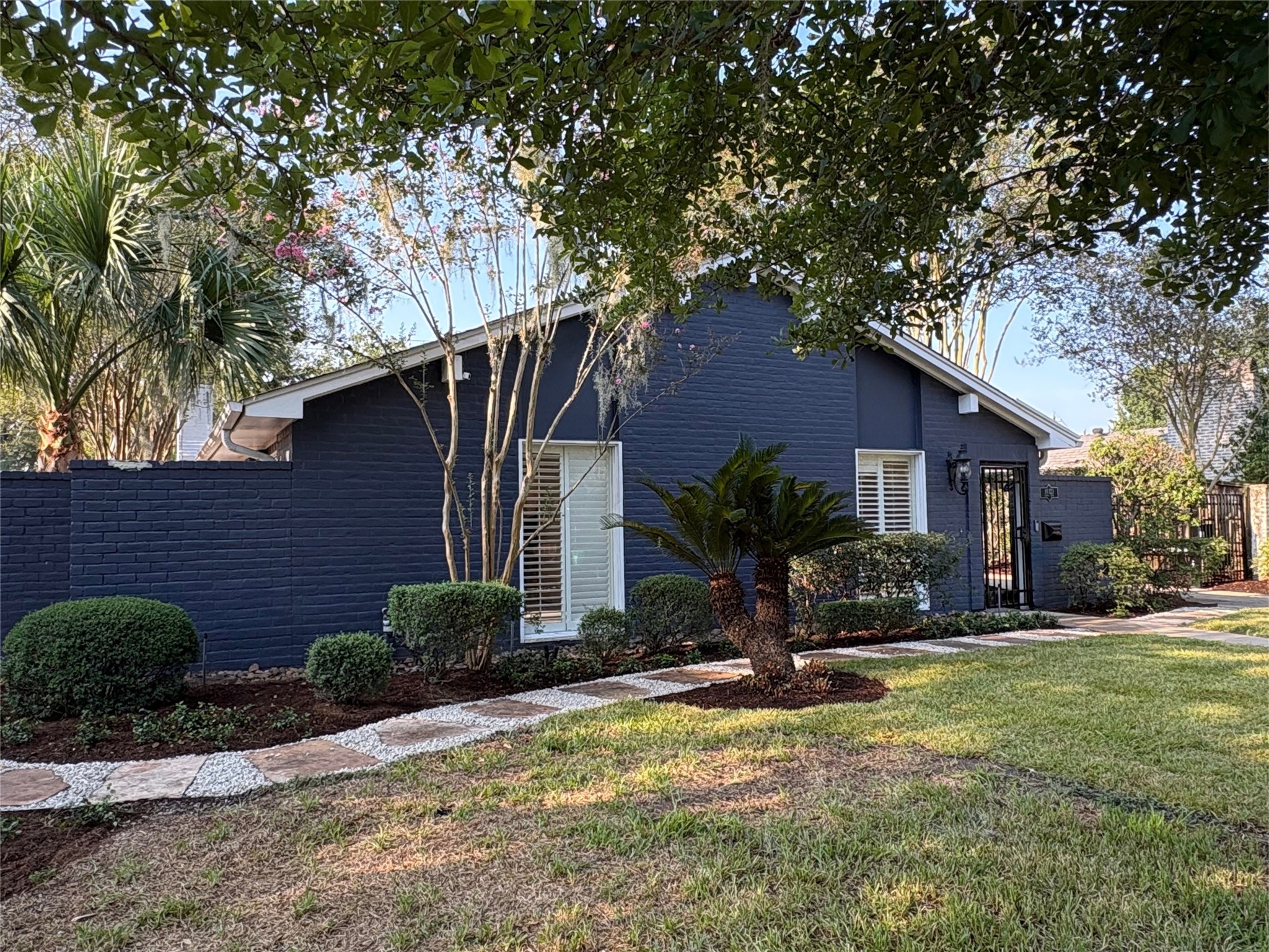 10323 Green Tree Road Houston, TX 77042 - Photo 1 of 7 Gallery Image 1