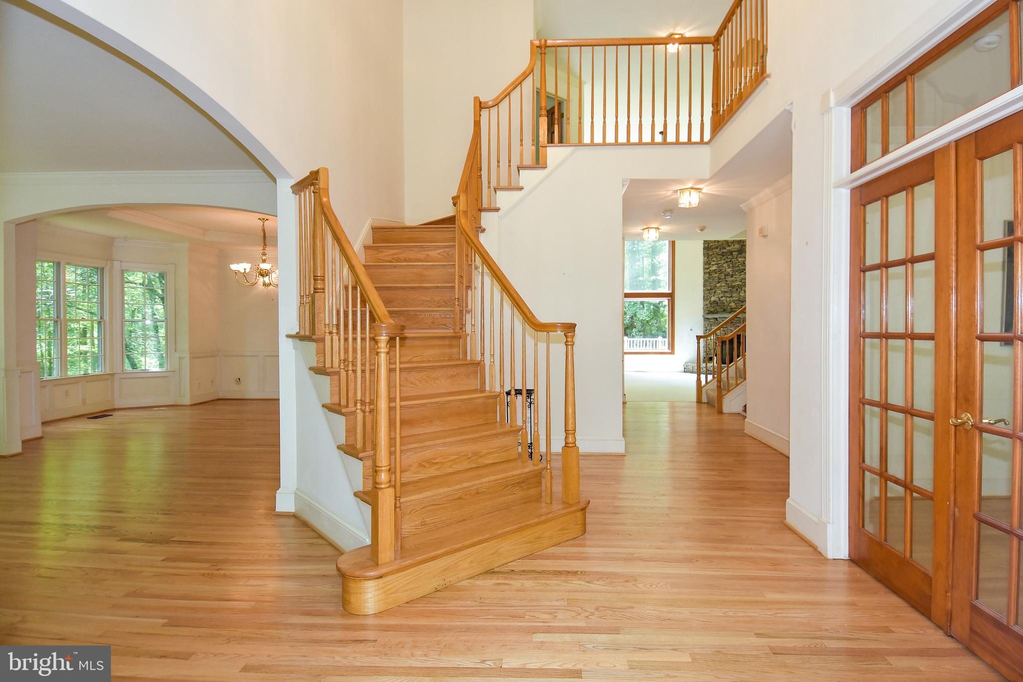 15804 Laughlin Lane Silver Spring, MD 20906 - Photo 2 of 69 Foyer
