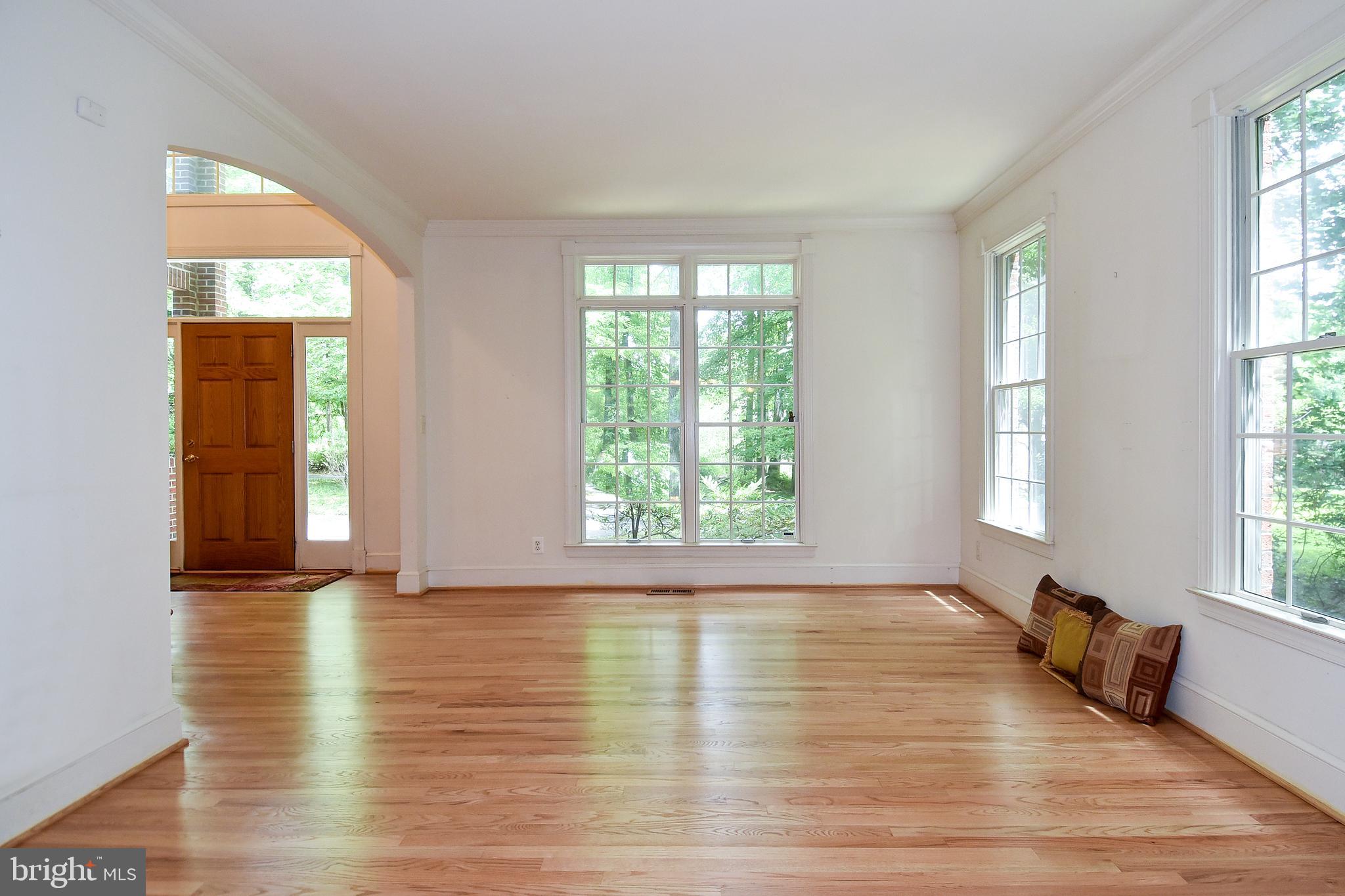 15804 Laughlin Lane Silver Spring, MD 20906 - Photo 11 of 69 Living Room