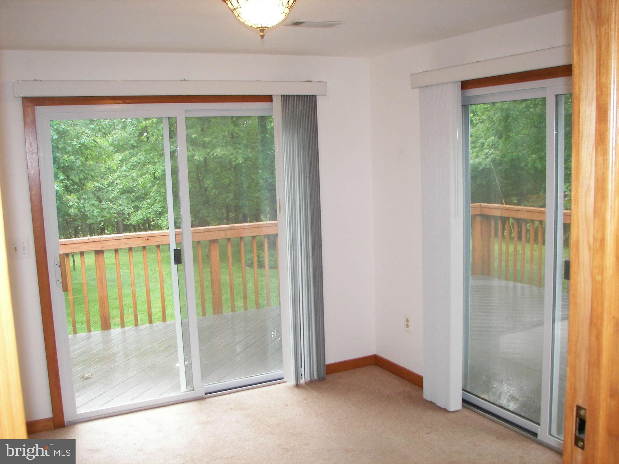 1283 Ungers Store Road Berkeley Springs, WV 25411 - Photo 26 of 30 Living Room