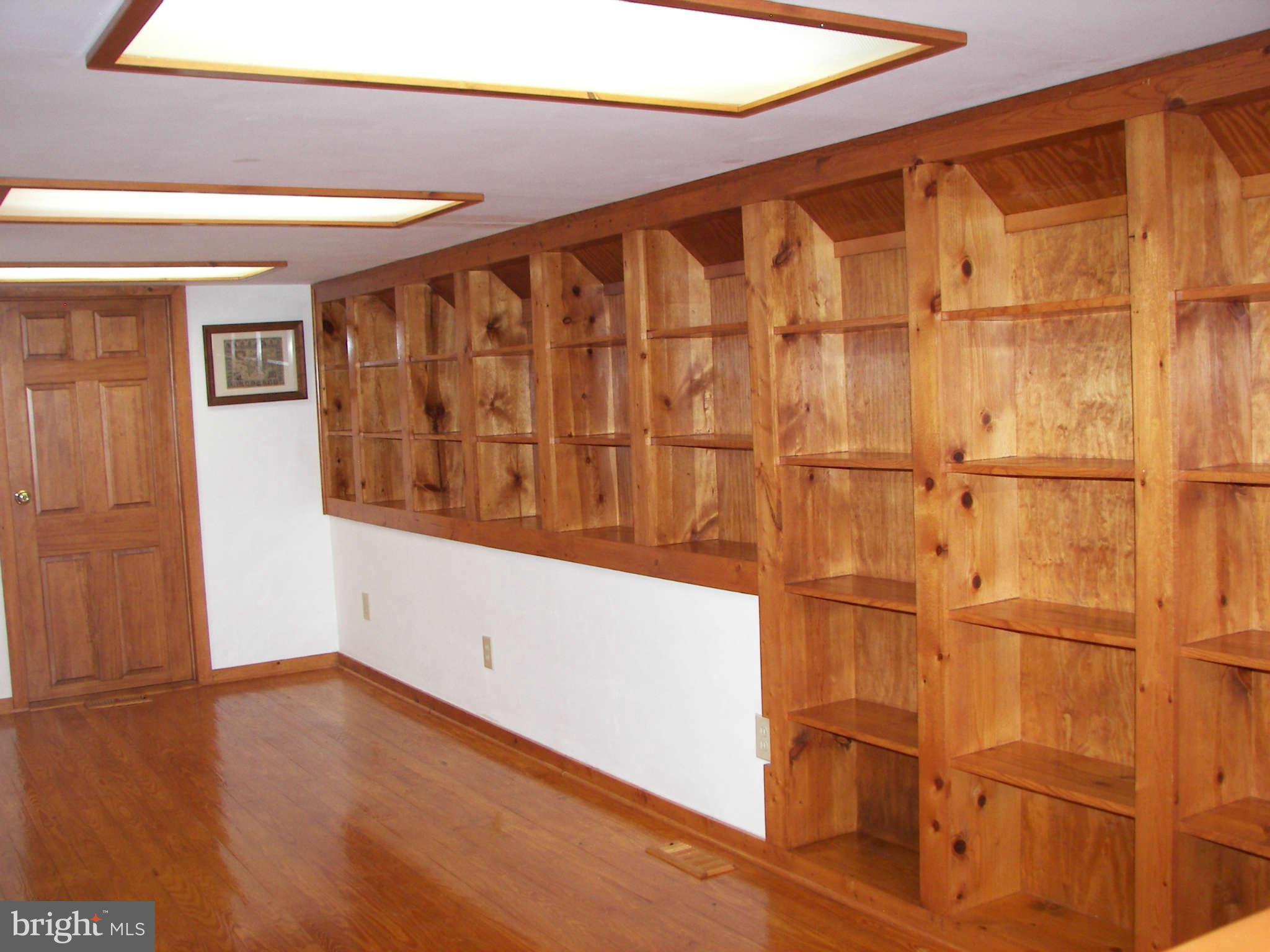 1283 Ungers Store Road Berkeley Springs, WV 25411 - Photo 28 of 30 Interior (General)