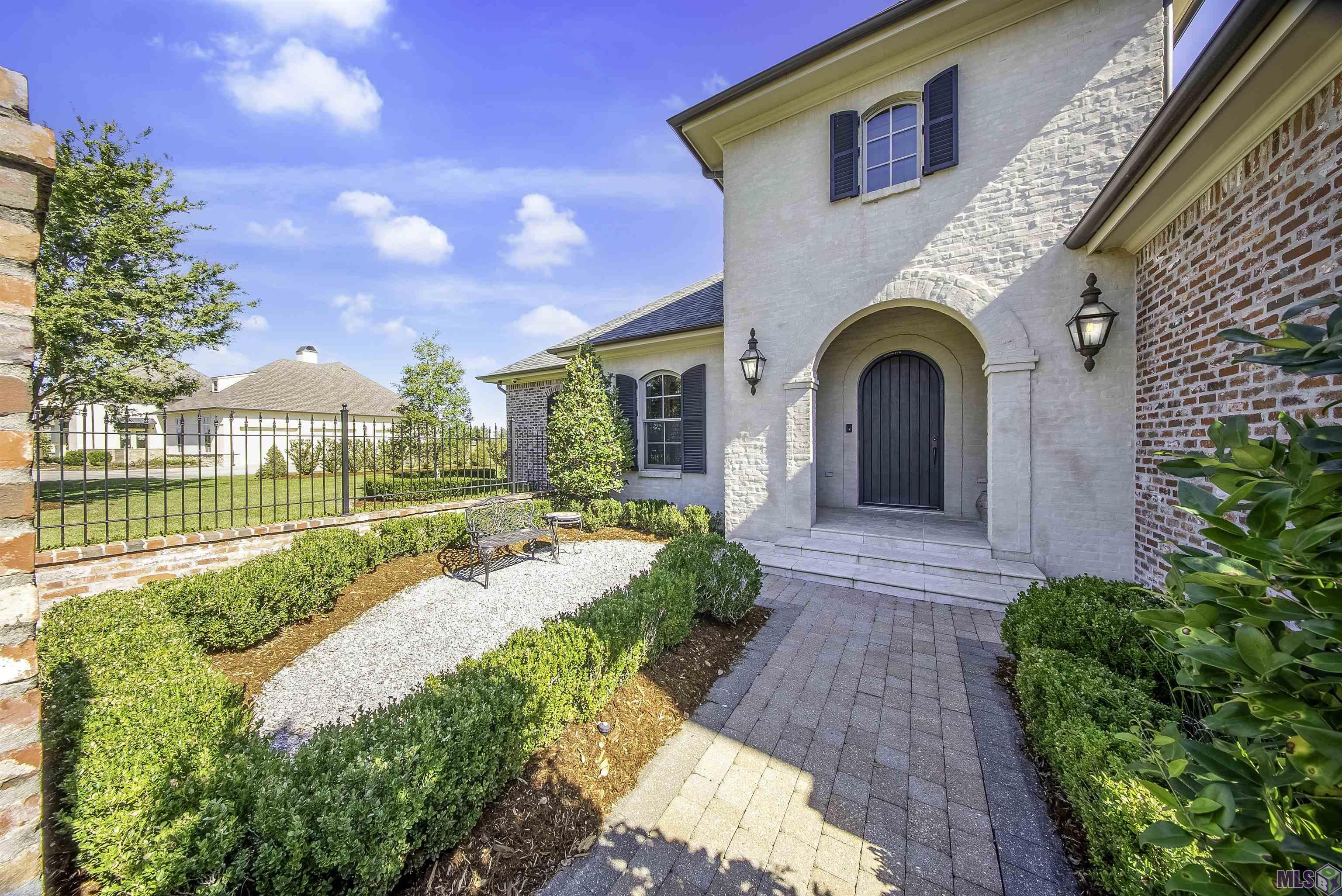 271 Latour Boulevard Mathews, LA 70375 - Photo 2 of 22