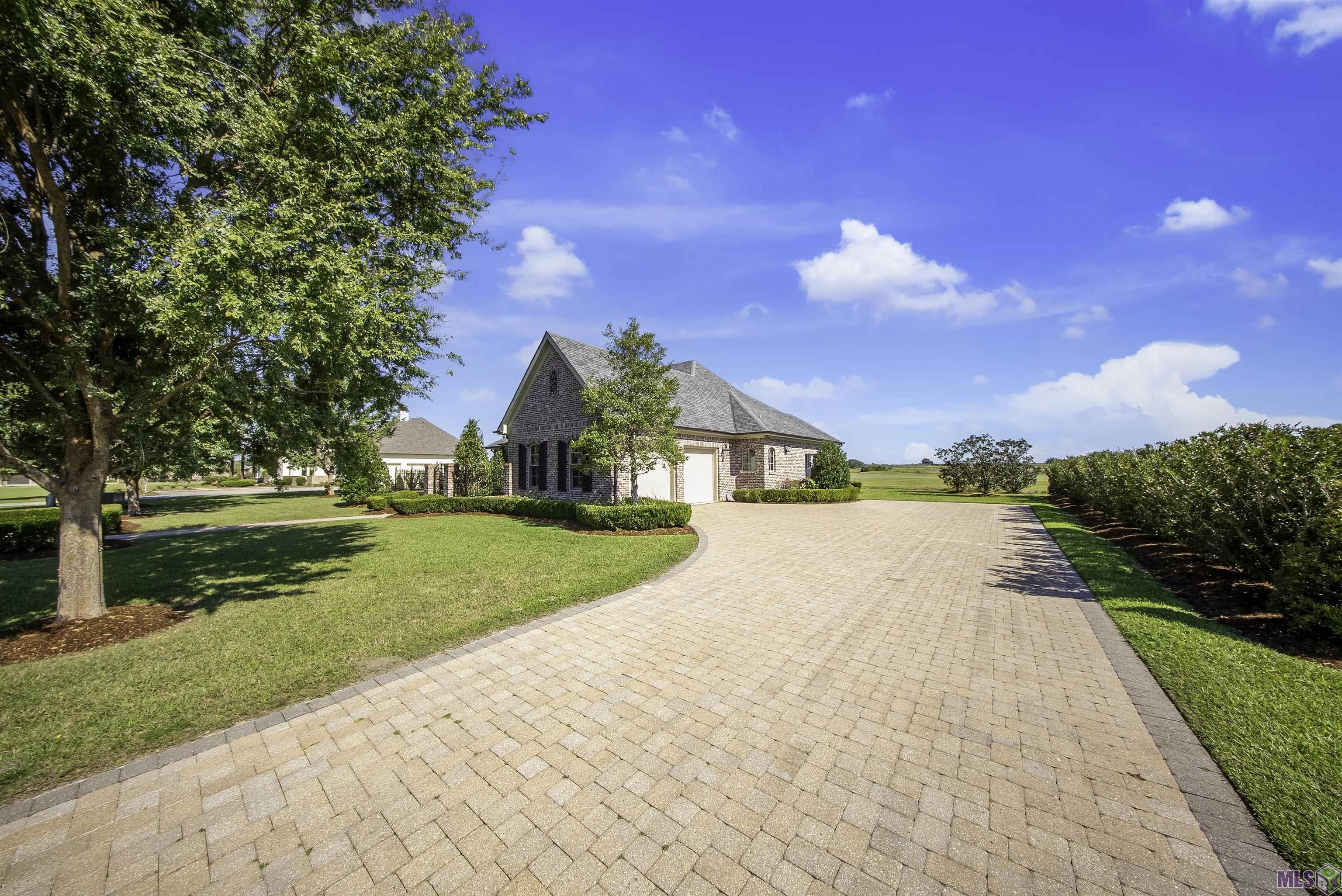 271 Latour Boulevard Mathews, LA 70375 - Photo 4 of 22