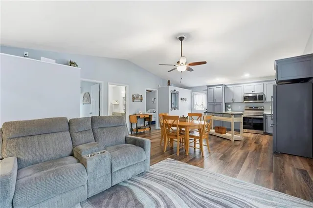 $299,600 | 58 East Sugar Lk Cove, Mound City, KS 66056