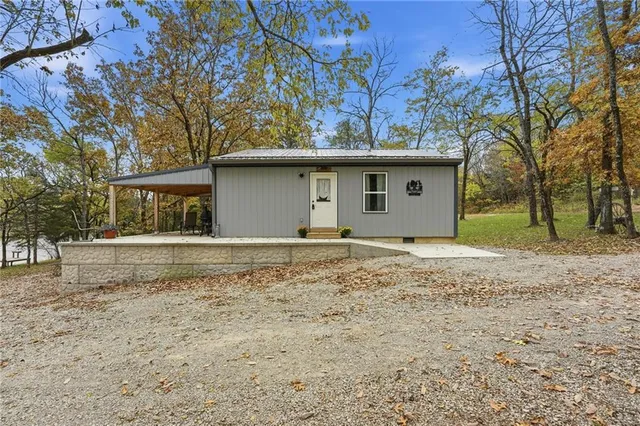 $299,600 | 58 East Sugar Lk Cove, Mound City, KS 66056