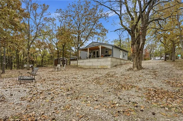 $299,600 | 58 East Sugar Lk Cove, Mound City, KS 66056