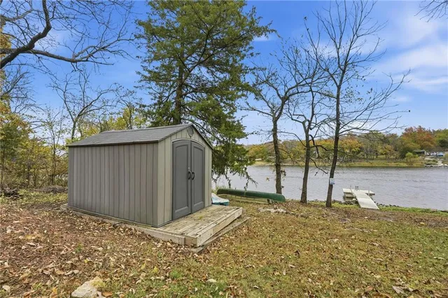 $299,600 | 58 East Sugar Lk Cove, Mound City, KS 66056