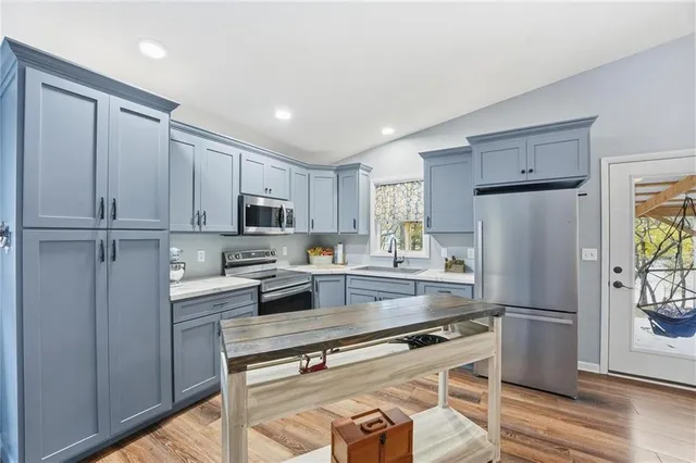 $299,600 | 58 East Sugar Lk Cove, Mound City, KS 66056