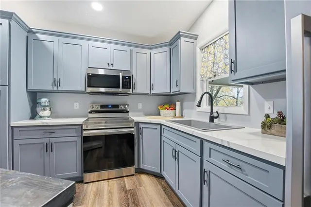 $299,600 | 58 East Sugar Lk Cove, Mound City, KS 66056